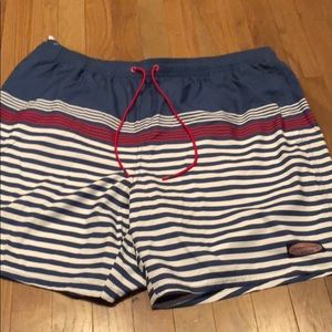 Men’s vineyard vines swim trunks